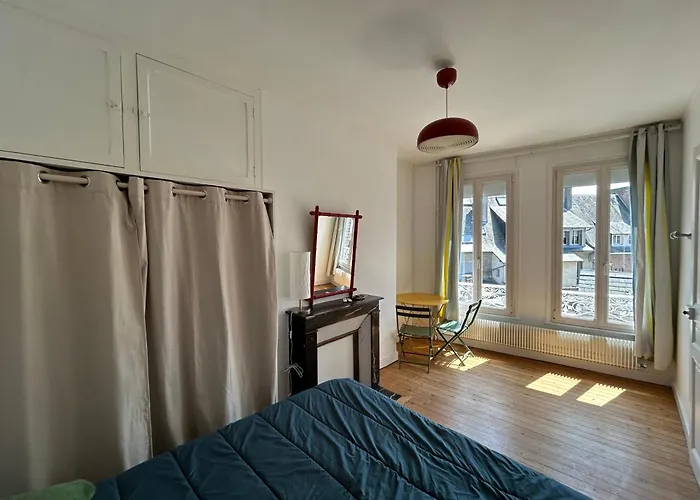 Ma Jolie Maison De L'eveque Guest house