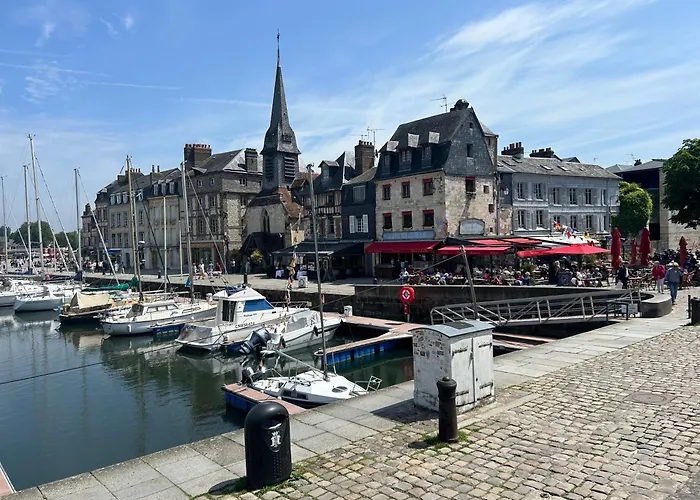 Gasthuis Ma Jolie Maison De L'eveque Pont-Évêque